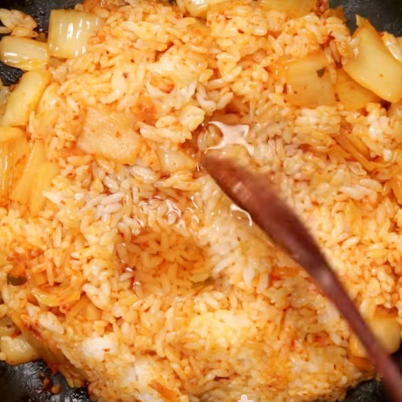 Step 4 Frying kimchi with rice Kimchi fried rice with beef