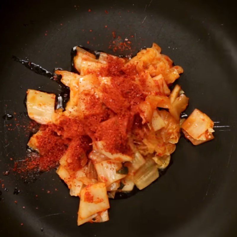 Step 4 Frying kimchi with rice Kimchi fried rice with beef