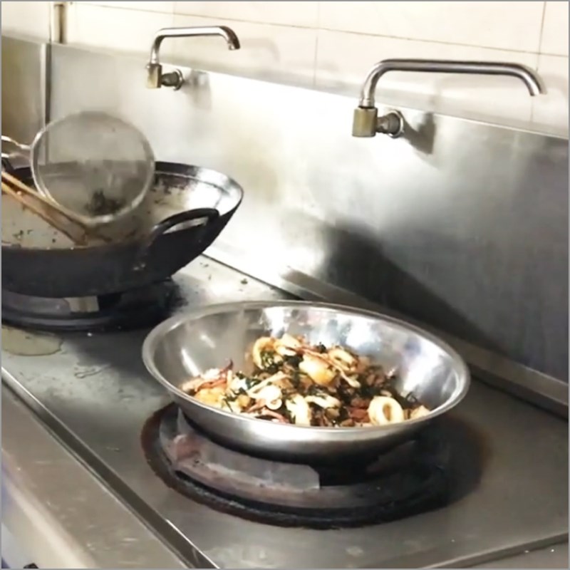 Step 3 Fried Squid Betel Leaf Fried Squid