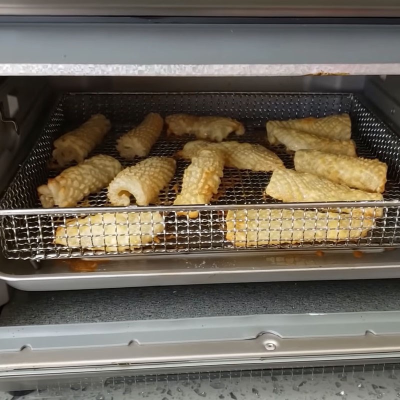 Step 3 Frying squid Fried squid with fish sauce using an air fryer