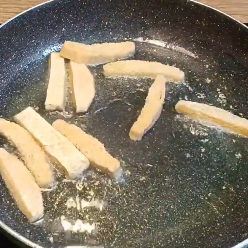 Step 2 Fry the ribs for Braised Vegetarian Spare Ribs with Pepper