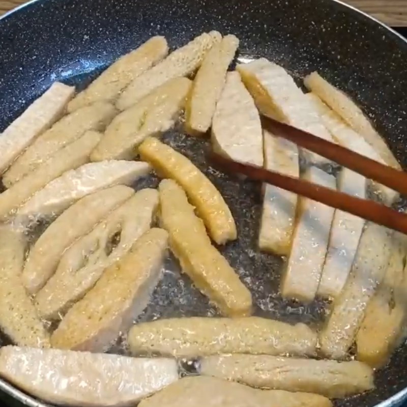 Step 2 Fry the ribs Vegetarian ribs braised with pepper