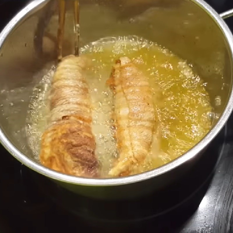 Step 4 Fry the meat Salted roasted pork hock