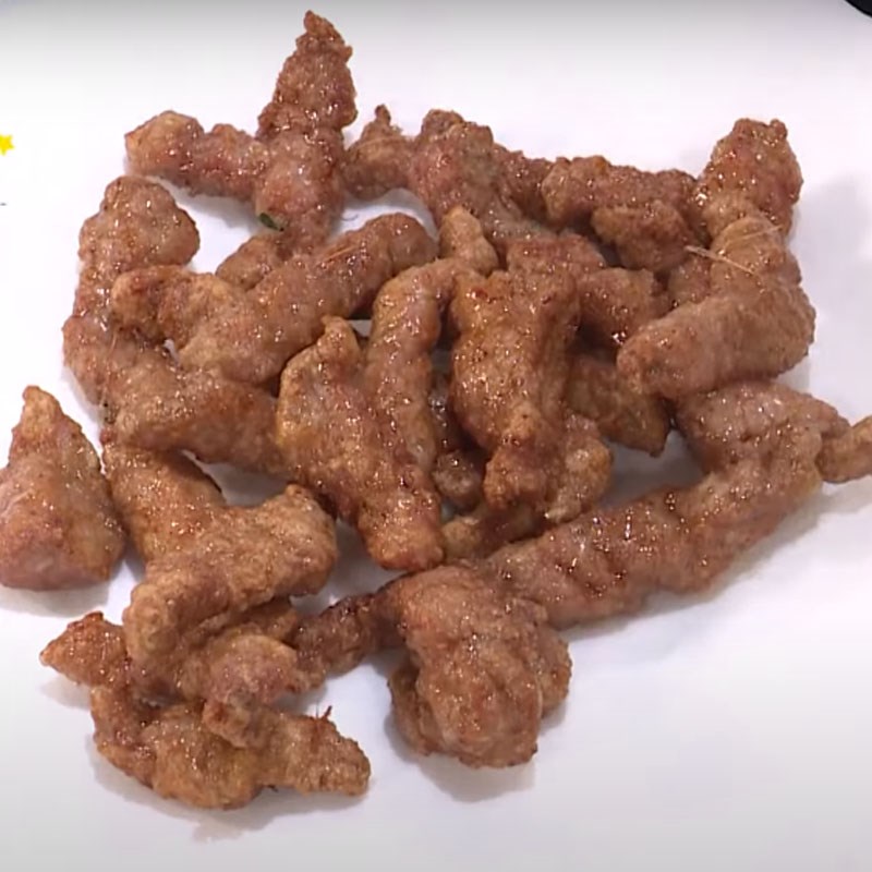 Step 4 Frying beef Fried beef with sunlight