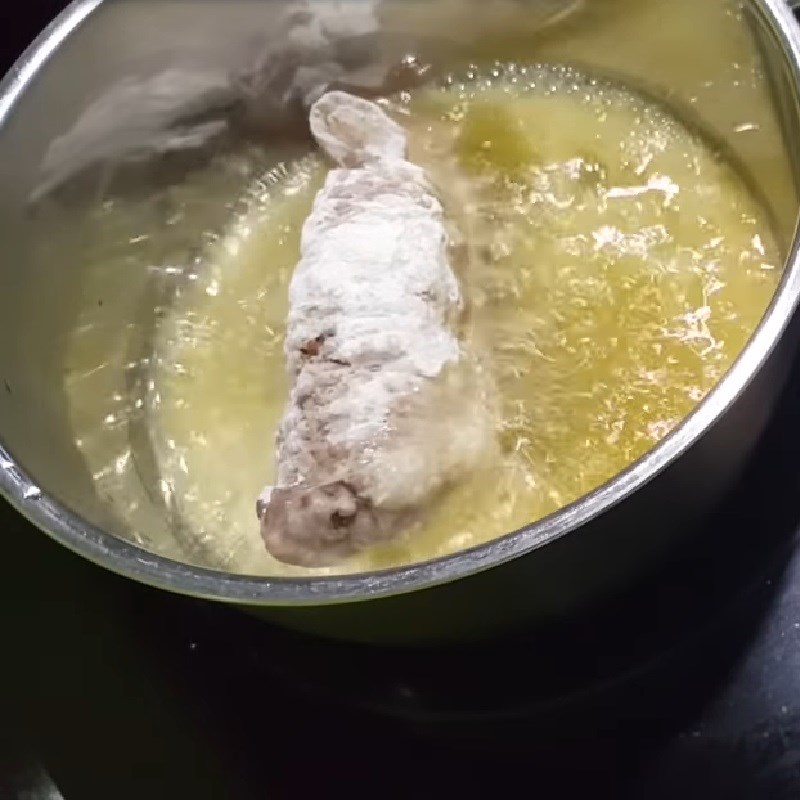 Step 4 Fry the meat Salted roasted pork hock