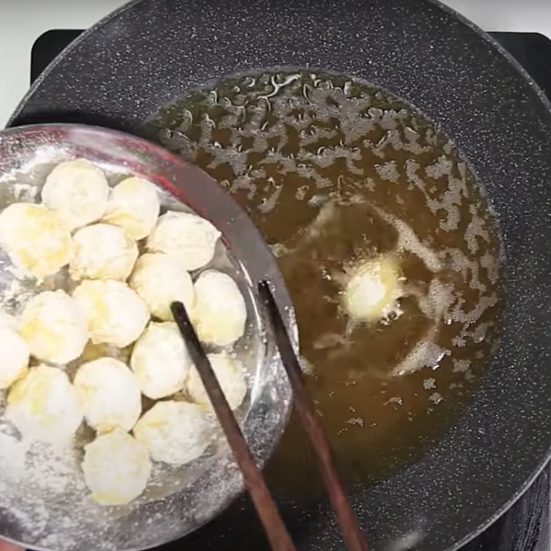 Step 2 Fried Quail Eggs Crispy Fried Quail Eggs with Garlic Butter Sauce