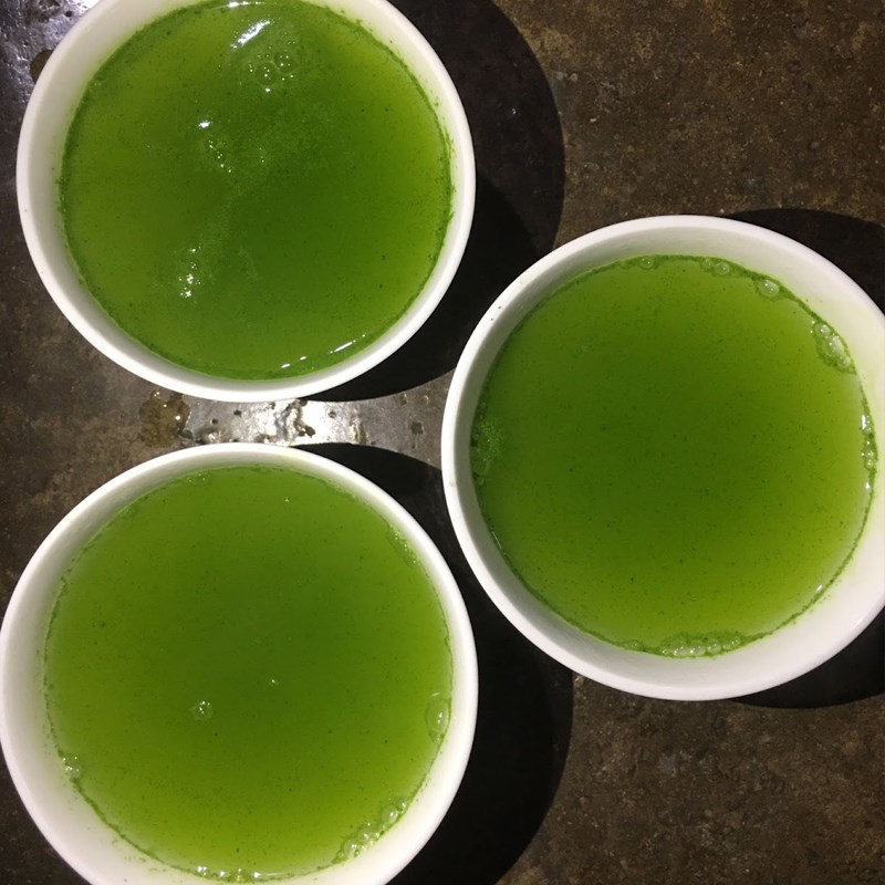 Step 3 Remove from mold Jelly with Pandan Leaves