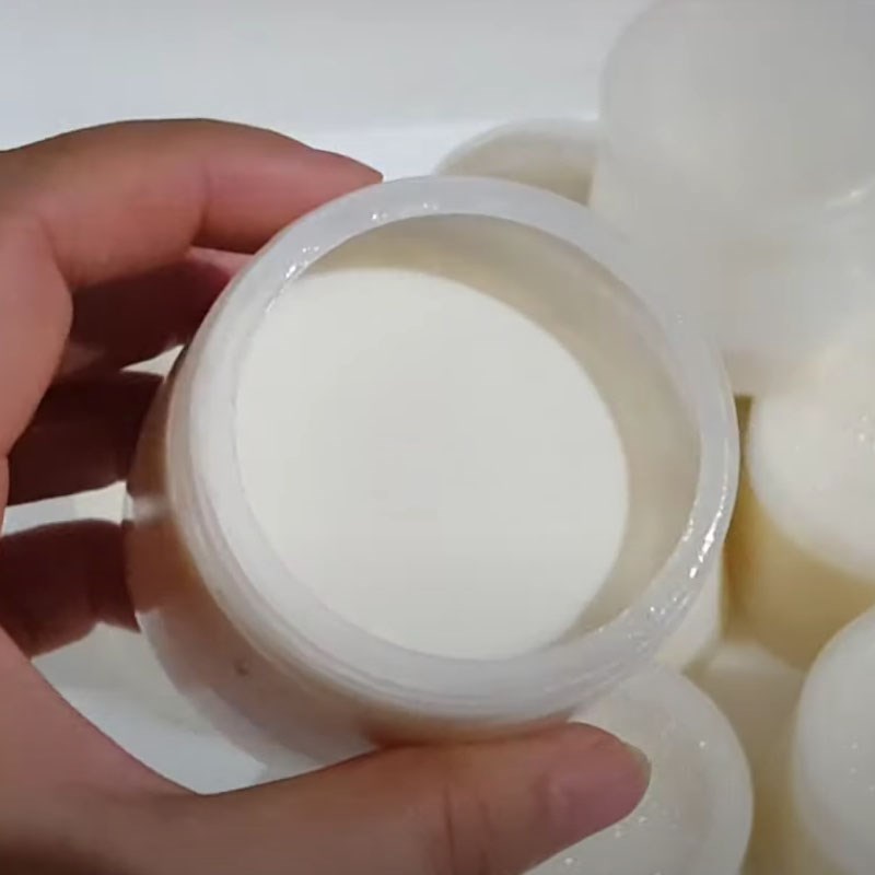 Step 4 Put yogurt in the refrigerator Sugar-free Yogurt