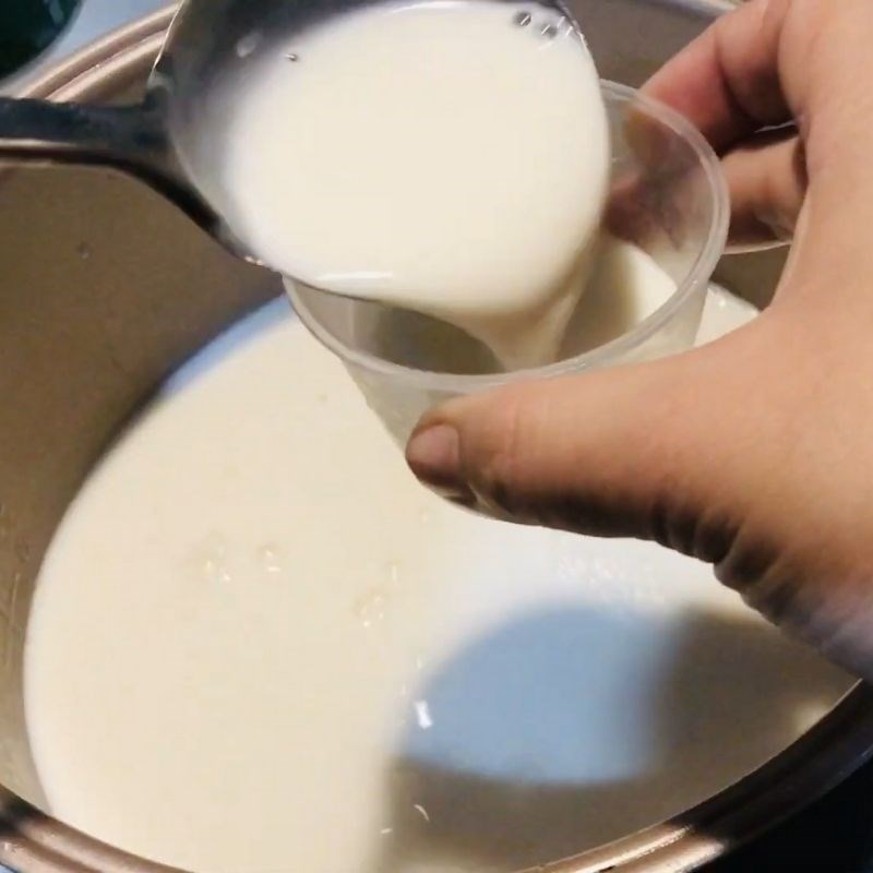 Step 3 Pour into molds and incubate Gelatin yogurt