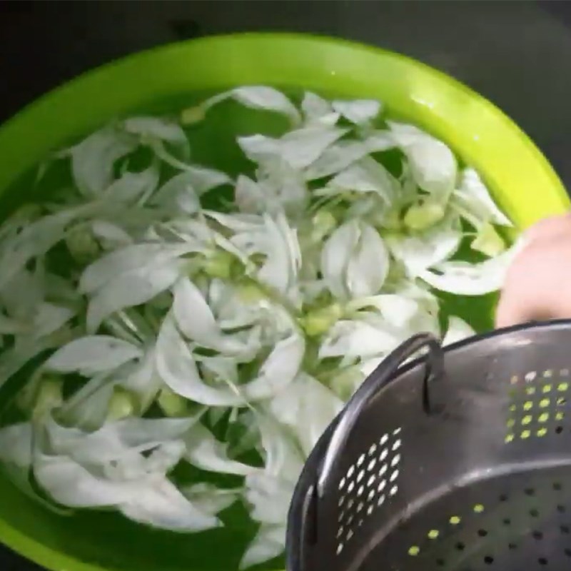 Step 1 Prepare the Vegetables for Mekong Delta Seafood Crab Hot Pot