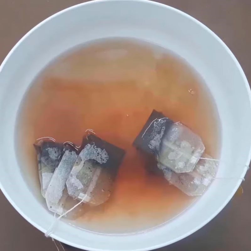 Step 1 Steep the tea Roasted Rice Milk Tea