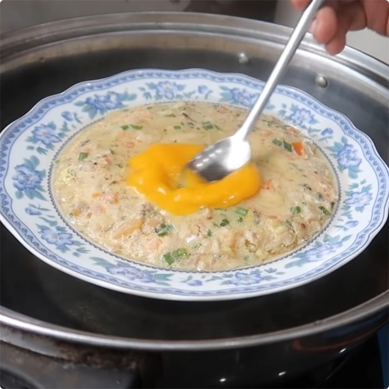 Step 4 Steamed fish sauce with pork belly and egg