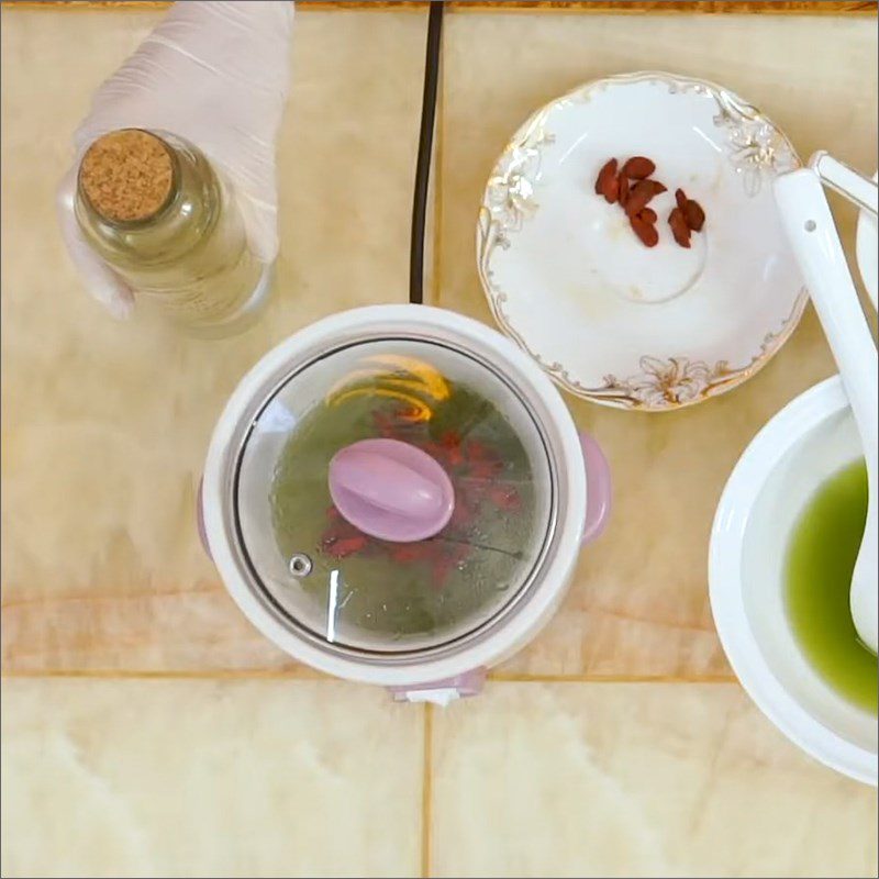 Step 2 Steam the bird's nest for steamed bird's nest with pandan leaves