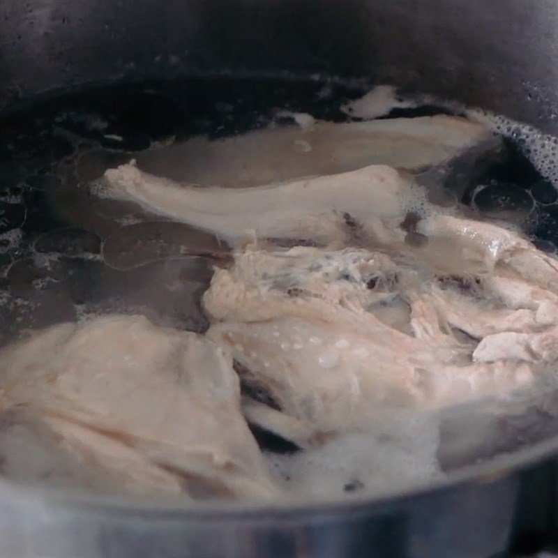 Step 1 Cooking chicken broth for Pandan Chicken Rice