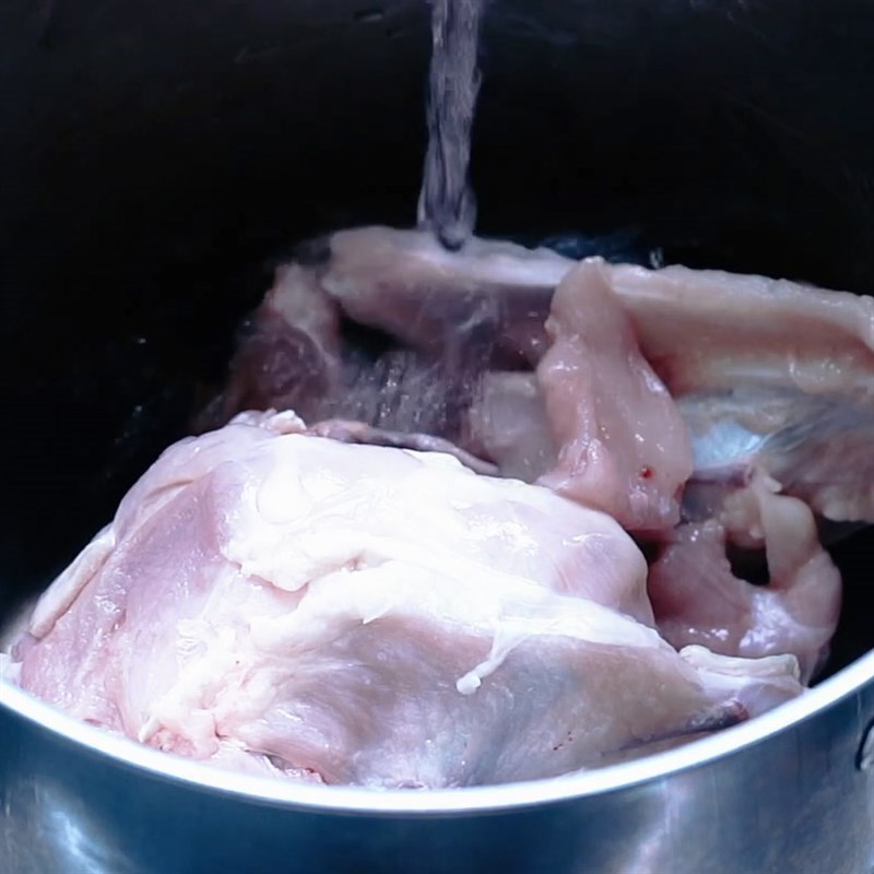 Step 1 Cooking chicken broth for Pandan Chicken Rice