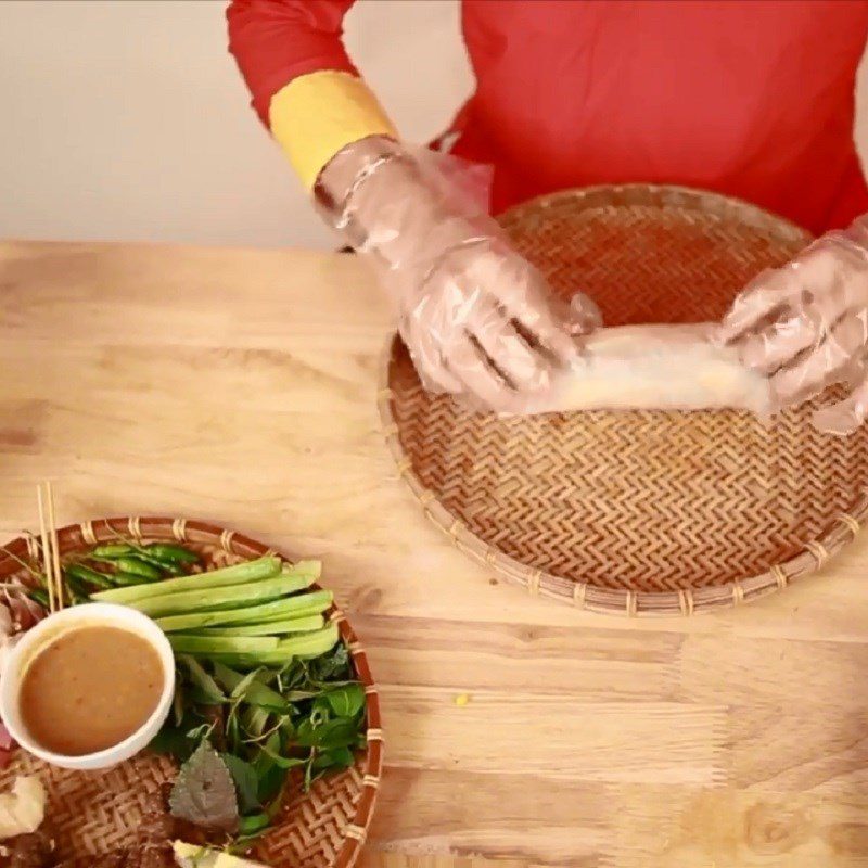 Step 6 Rolling the spring rolls Tây Sơn