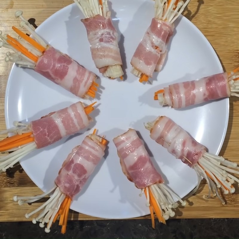 Step 2 Bacon Roll Bacon rolled with enoki mushrooms