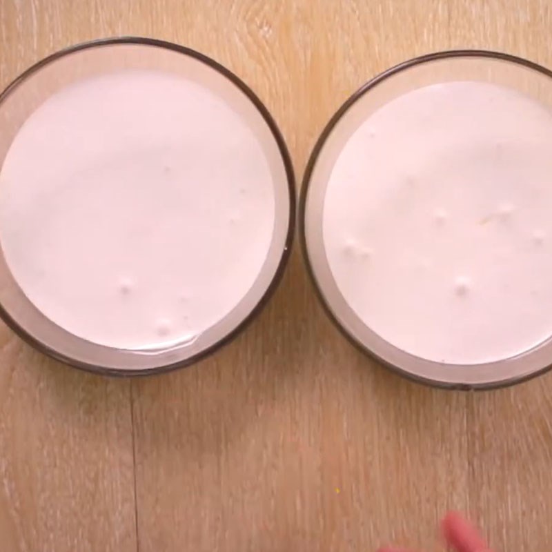 Step 2 Whip the sugar Marshmallow candy with orange flavor