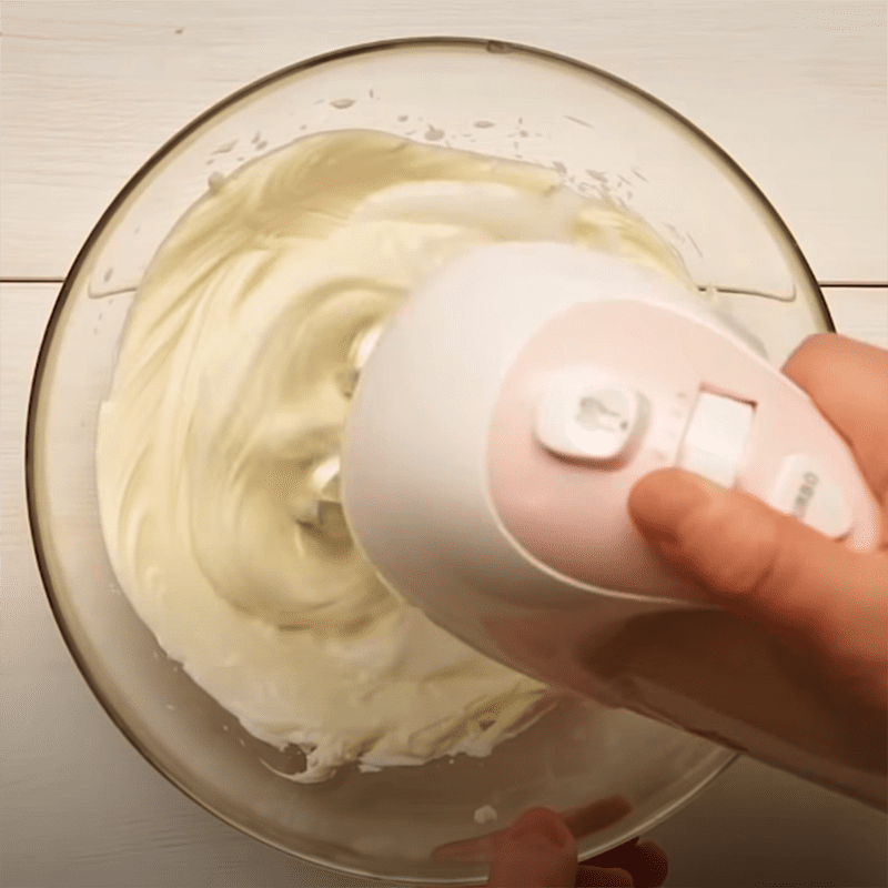 Step 2 Whipping Cream Mint Chocolate Cake