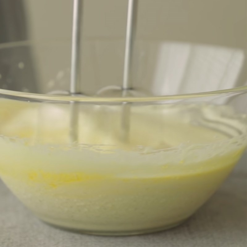 Step 2 Whipping Whole Eggs Taiwanese Sponge Cake using a rice cooker