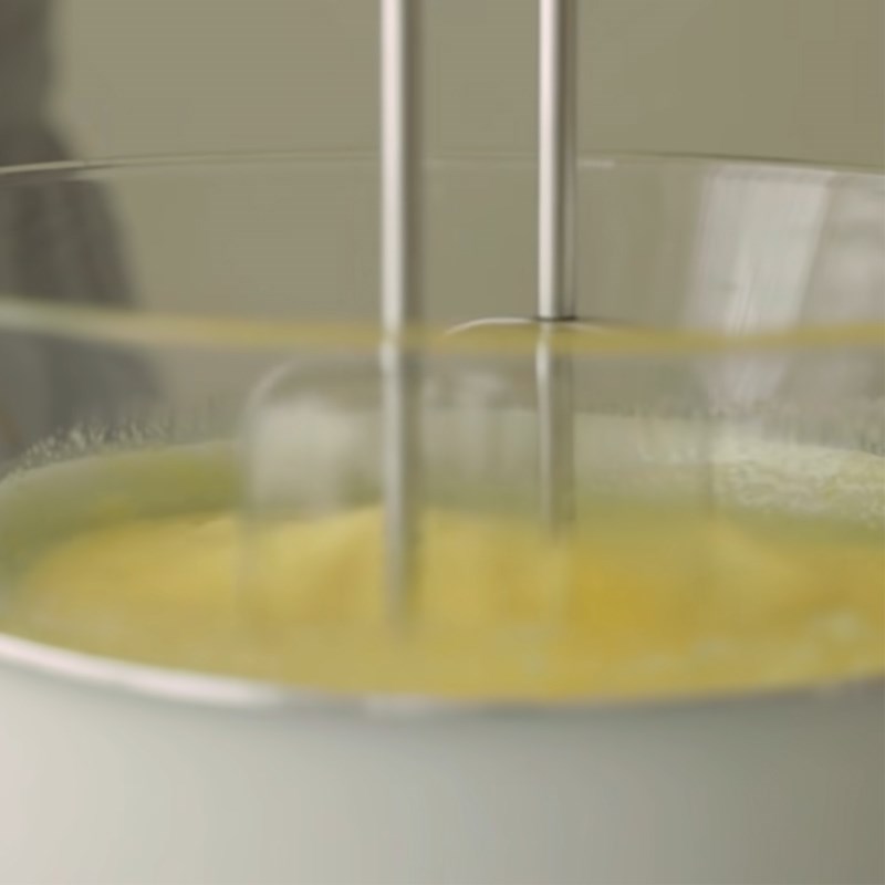 Step 2 Whipping Whole Eggs Taiwanese Sponge Cake using a rice cooker
