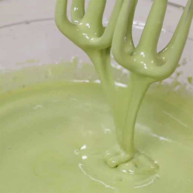 Step 2 Whip the candy mixture for Matcha marshmallow candy with chocolate filling