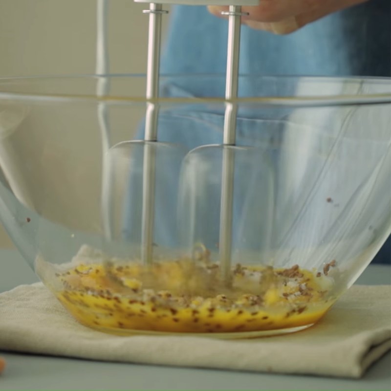 Step 1 Whipping egg for Tiramisu dalgona candy