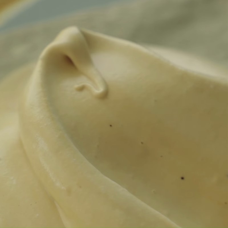 Step 1 Whipping egg for Tiramisu dalgona candy