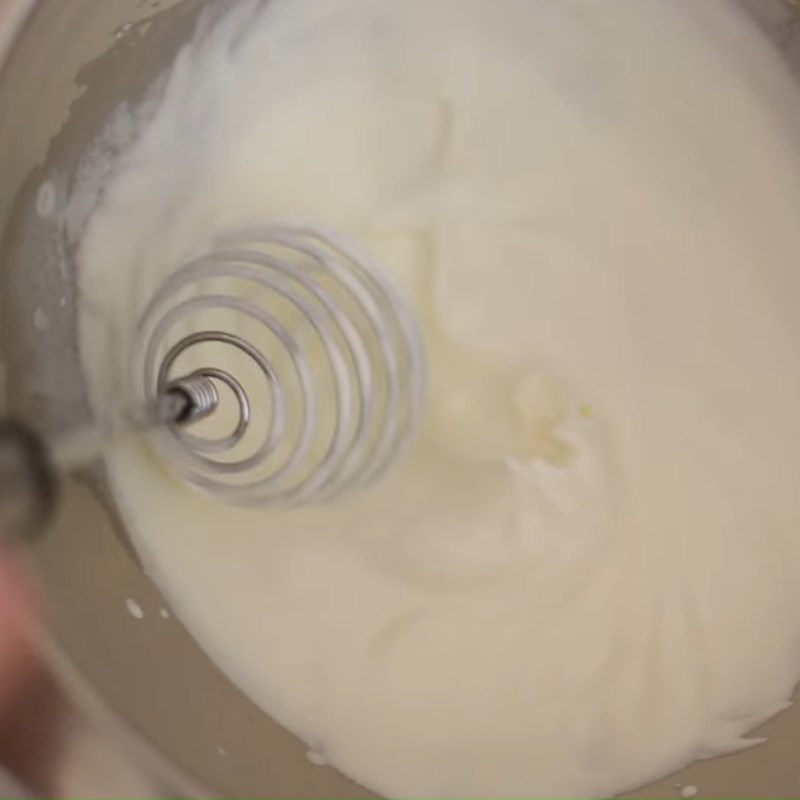 Step 5 Whipping cream Green tea mousse