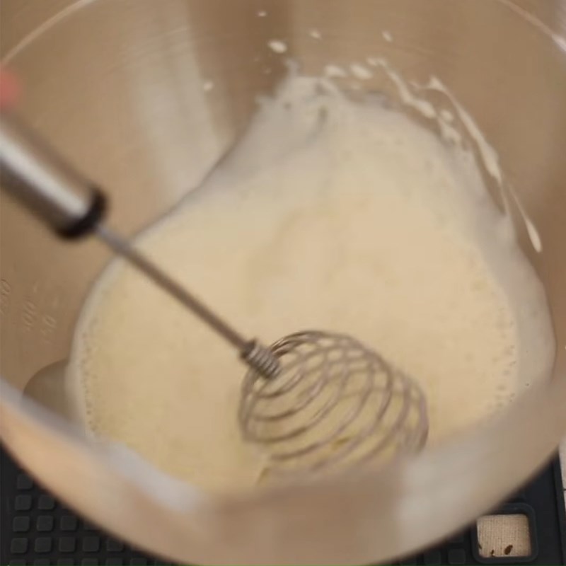 Step 5 Whipping cream Green tea mousse
