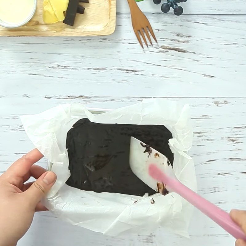 Step 2 Pour the candy mold Milo Cube Candy