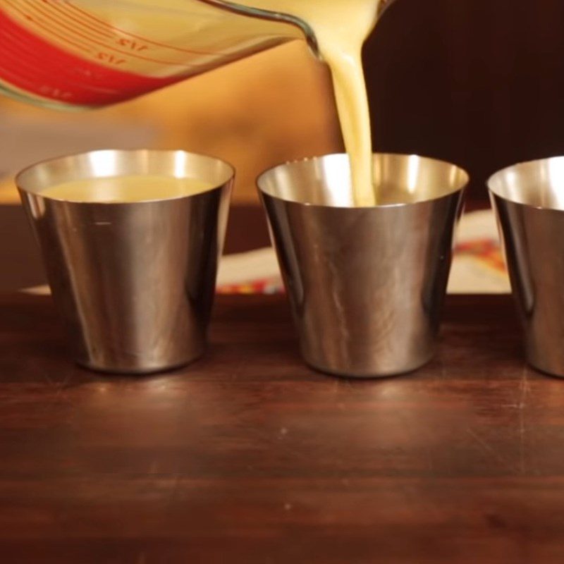 Step 3 Pour into molds and chill the panna cotta for basic Panna cotta
