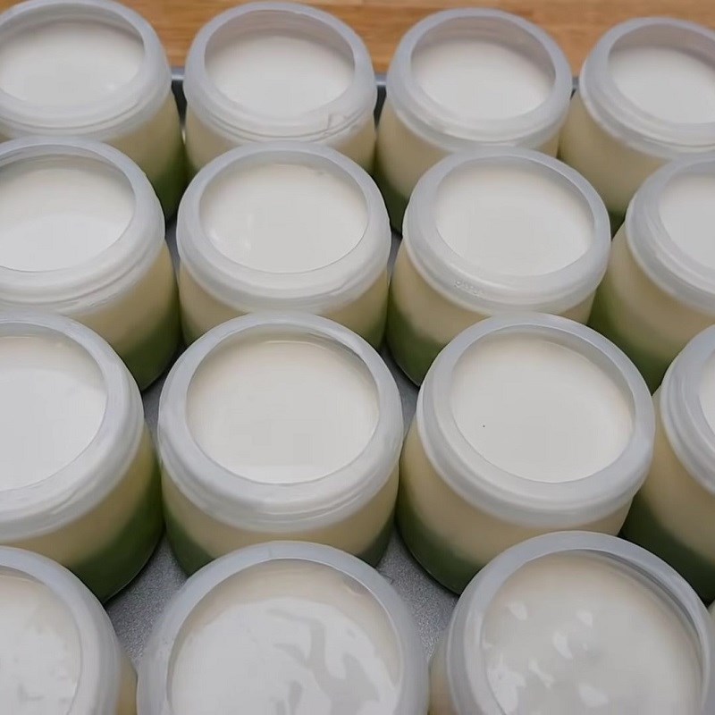 Step 3 Pour into jars and chill Green rice yogurt