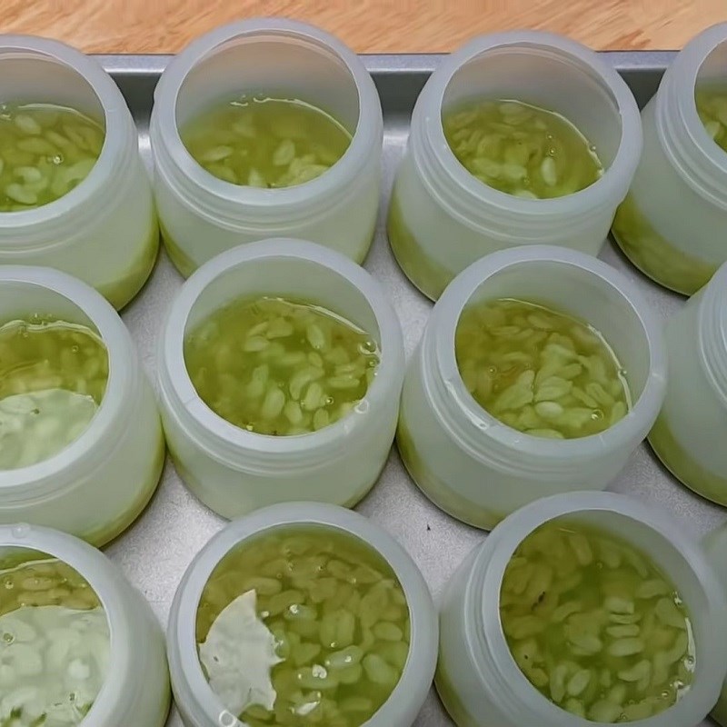 Step 3 Pour into jars and chill Green rice yogurt