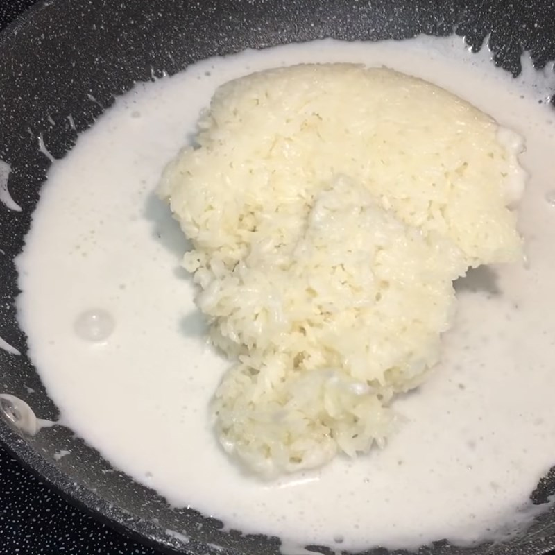 Step 3 Steaming Sticky Rice with Coconut Milk Grilled Banana