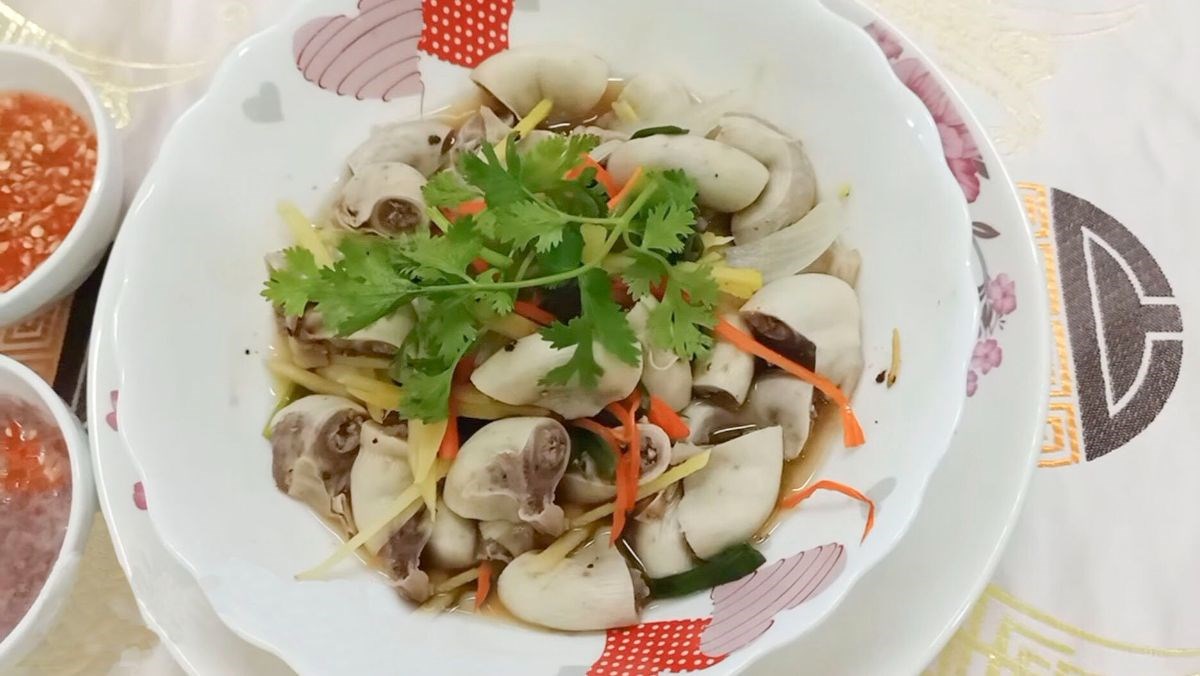 2 Simple and Delicious Ways to Make Steamed Pork Intestines with Ginger and Perilla 2 Steamed Intestines with Ginger