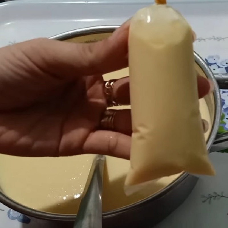 Step 3 Pour into bags and freeze Jackfruit smoothie