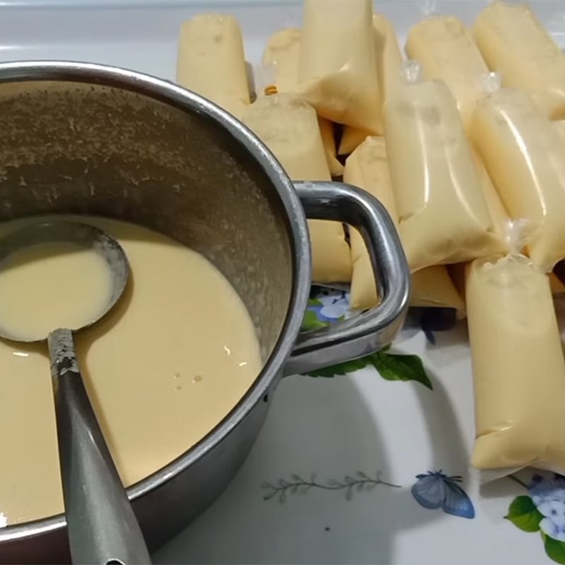 Step 3 Pour into bags and freeze Jackfruit smoothie
