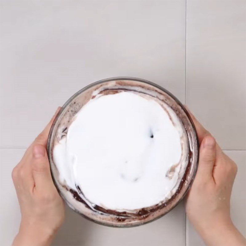 Step 1 Melt the chocolate Chocolate-filled marshmallow