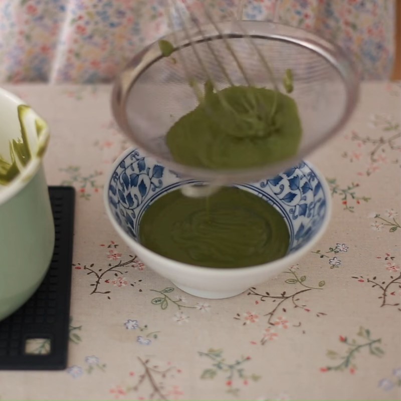 Step 4 Cooking the green tea egg mixture Green tea mousse
