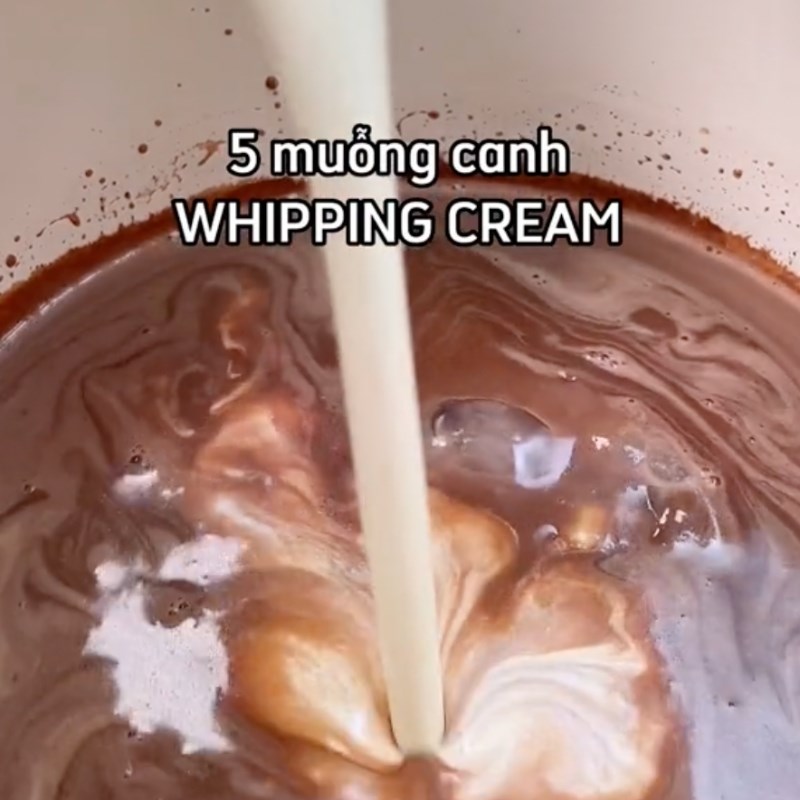 Step 2 Heat the chocolate mixture Panna cotta chocolate (Recipe from the TikTok channel Let's Cook with TasteVN)