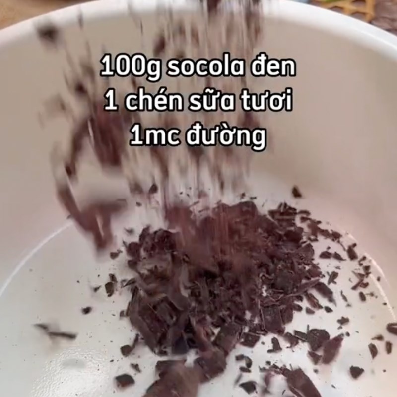 Step 2 Heat the chocolate mixture Panna cotta chocolate (Recipe from the TikTok channel Let's Cook with TasteVN)