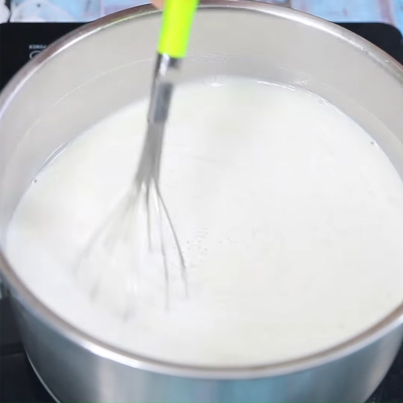 Step 1 Heat the soy milk Chicken egg soy milk