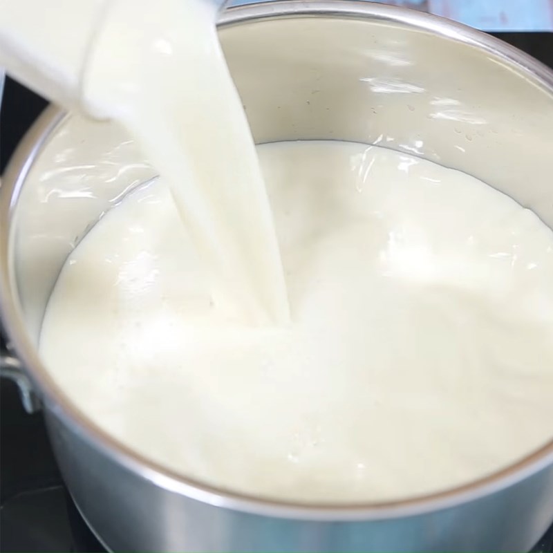 Step 1 Heat the soy milk Chicken egg soy milk