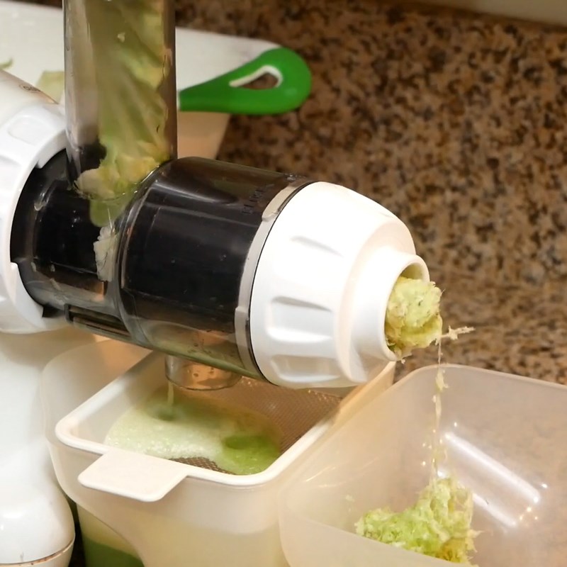 Step 2 Juicing cabbage with apple and celery Cabbage apple celery juice
