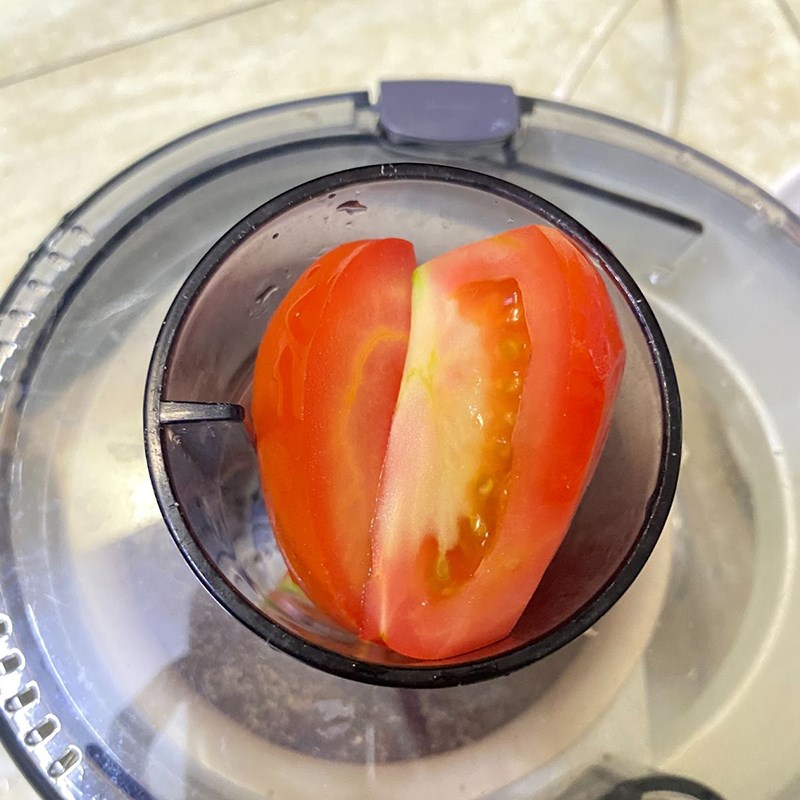 Step 2 Juice the tomatoes and plums for Tomato Plum Juice