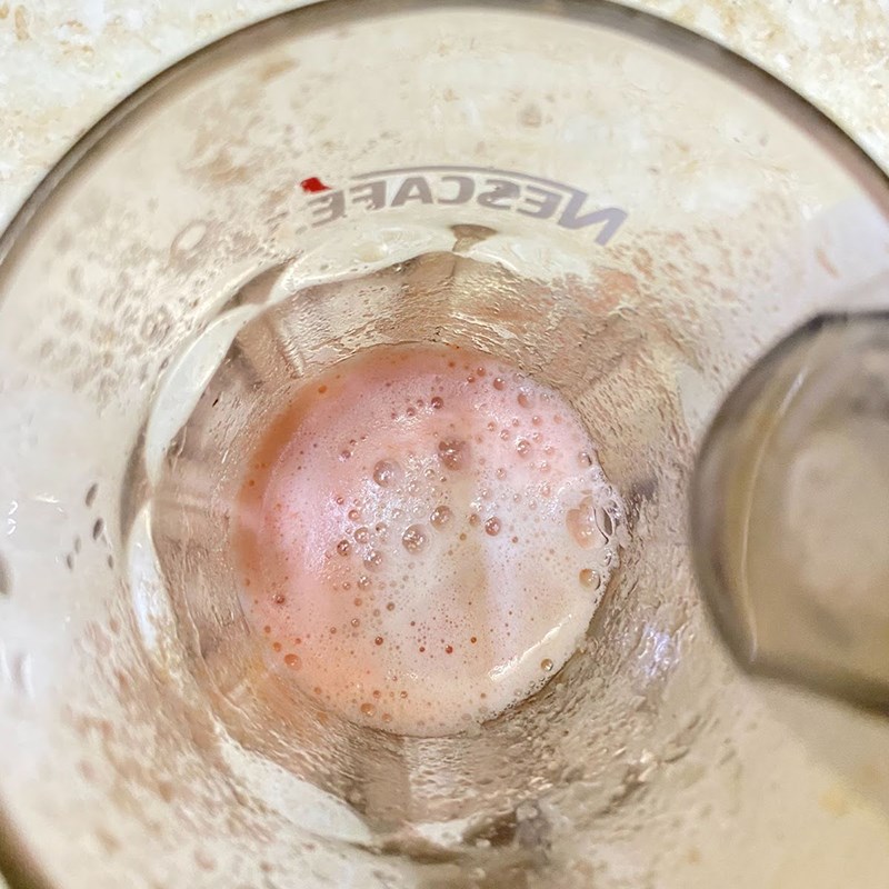 Step 2 Juicing Tomato and Guava for Guava Tomato Juice
