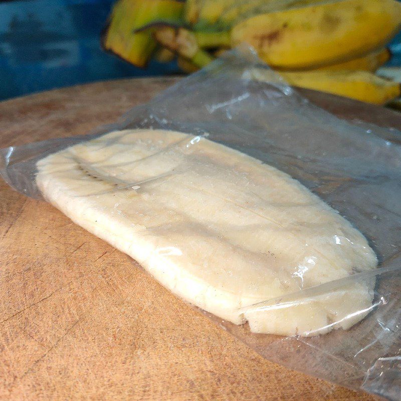 Step 3 Flattening the bananas Fruit banana ice cream