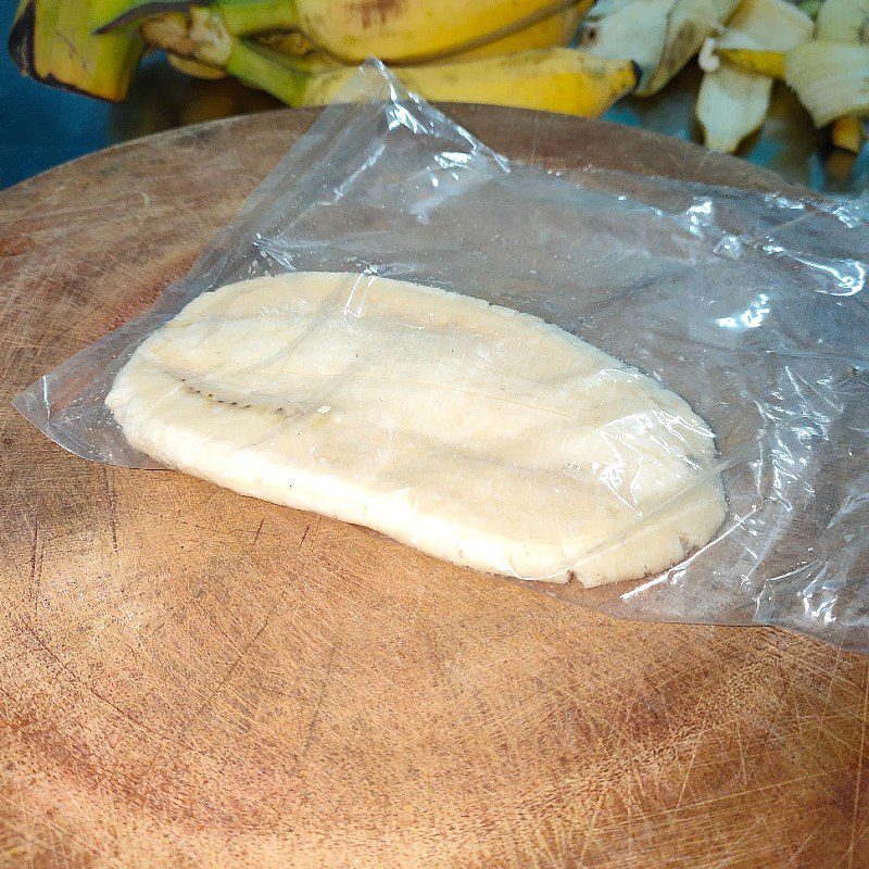 Step 3 Flattening the bananas Fruit banana ice cream