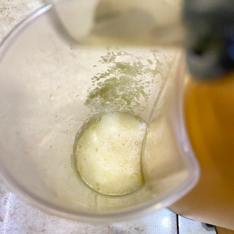 Step 2 Juice the young starfruit and apple Starfruit apple juice